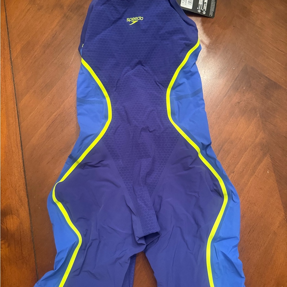 NWT Speedo LZR Intent Closed Back Tech Suit size 24